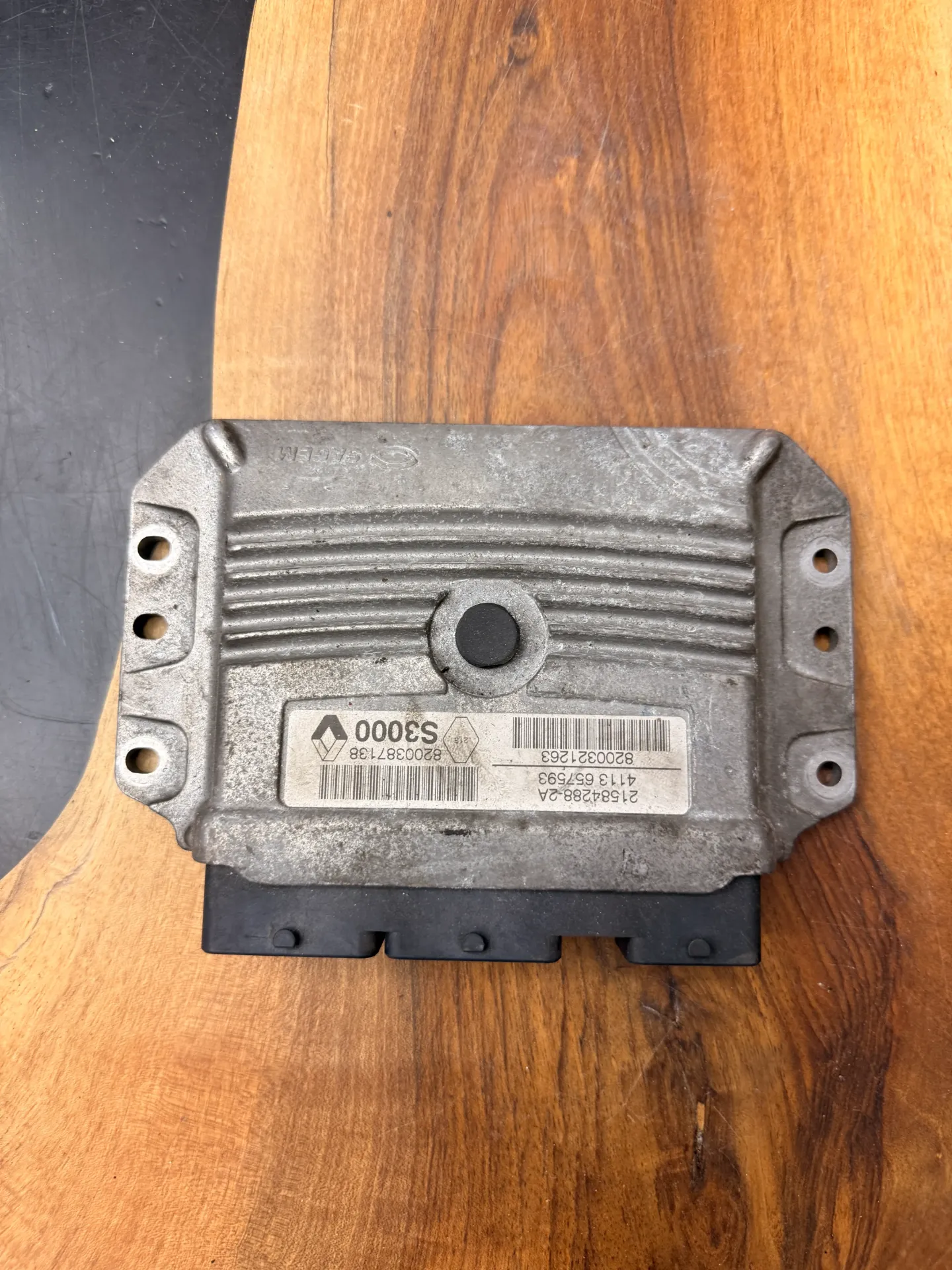 Calculateur Moteur | S3000 | 21584288-2A | 8200321263 | 8200387138